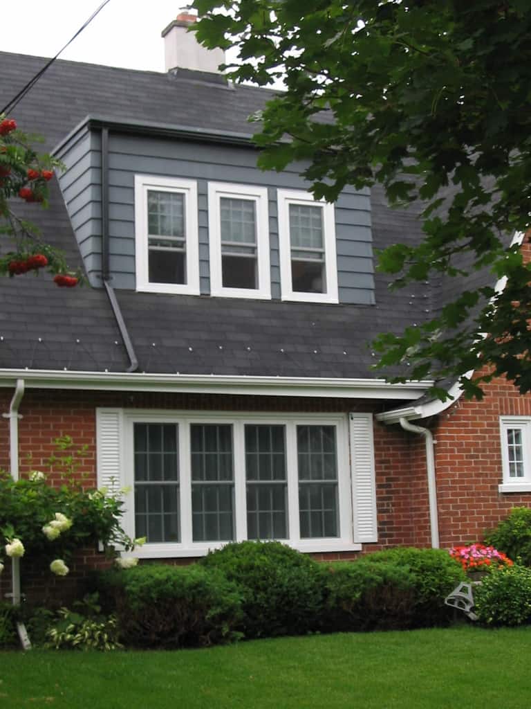 Double-hung replacement windows
